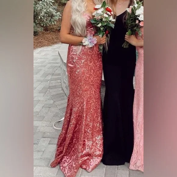 Prom dress💞 - Picture 3 of 3